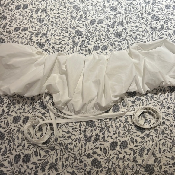 NWT ZARA over the shoulder balloon sleeve cropped top - Picture 5 of 9